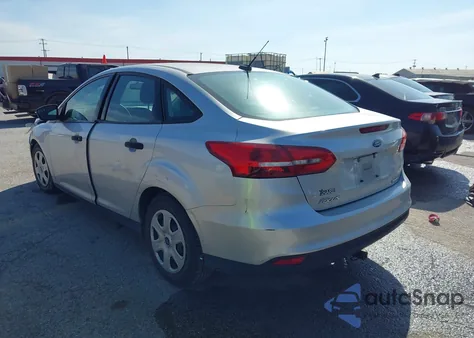 2016 Ford Focus S z USA, uszkodzony, nr VIN 1FADP3E25GL356662